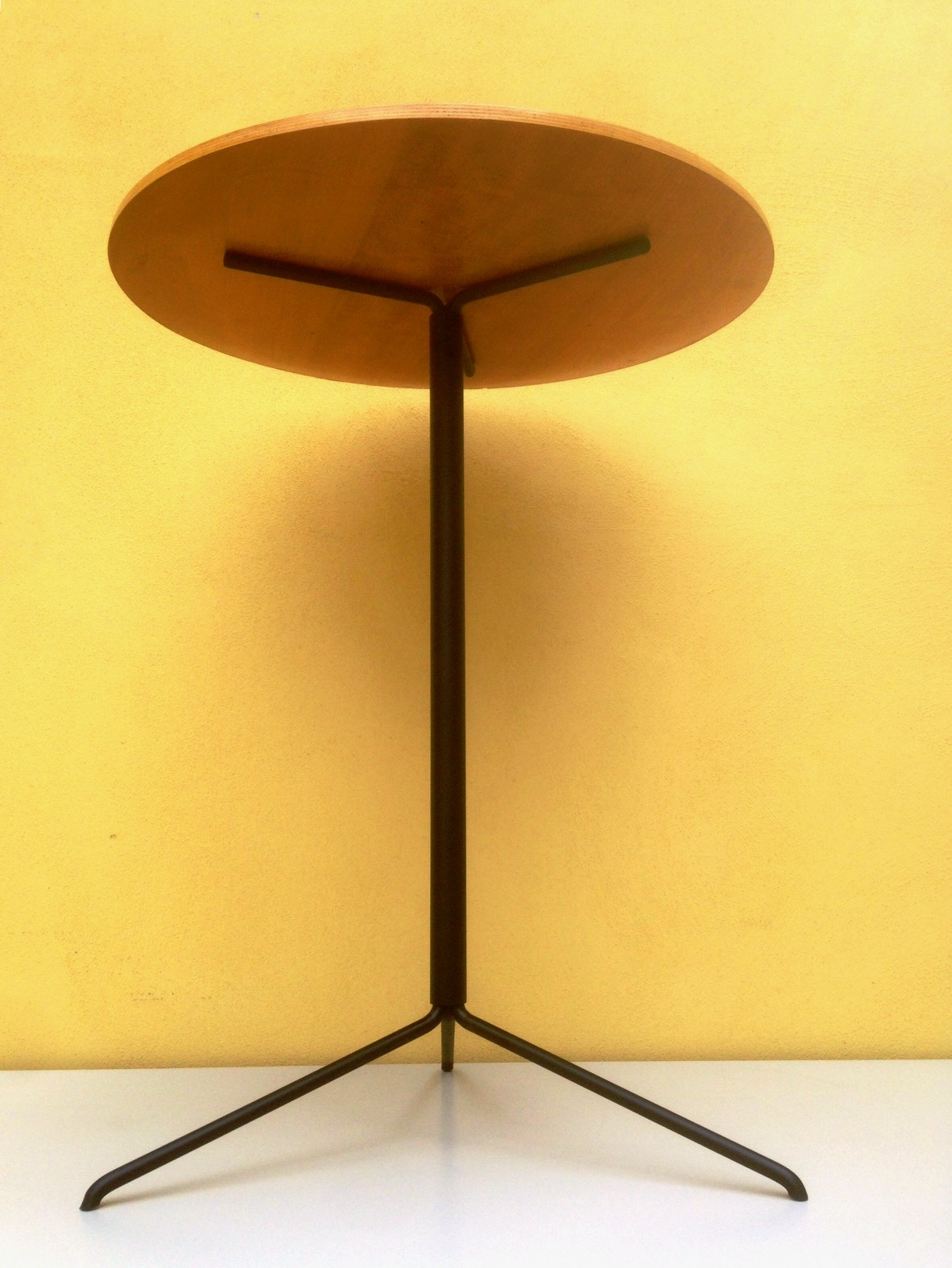 1950s. Osvaldo Borsani for Tecno - Occasional Table 1950s. Osvaldo Borsani for Tecno - Occasional Table