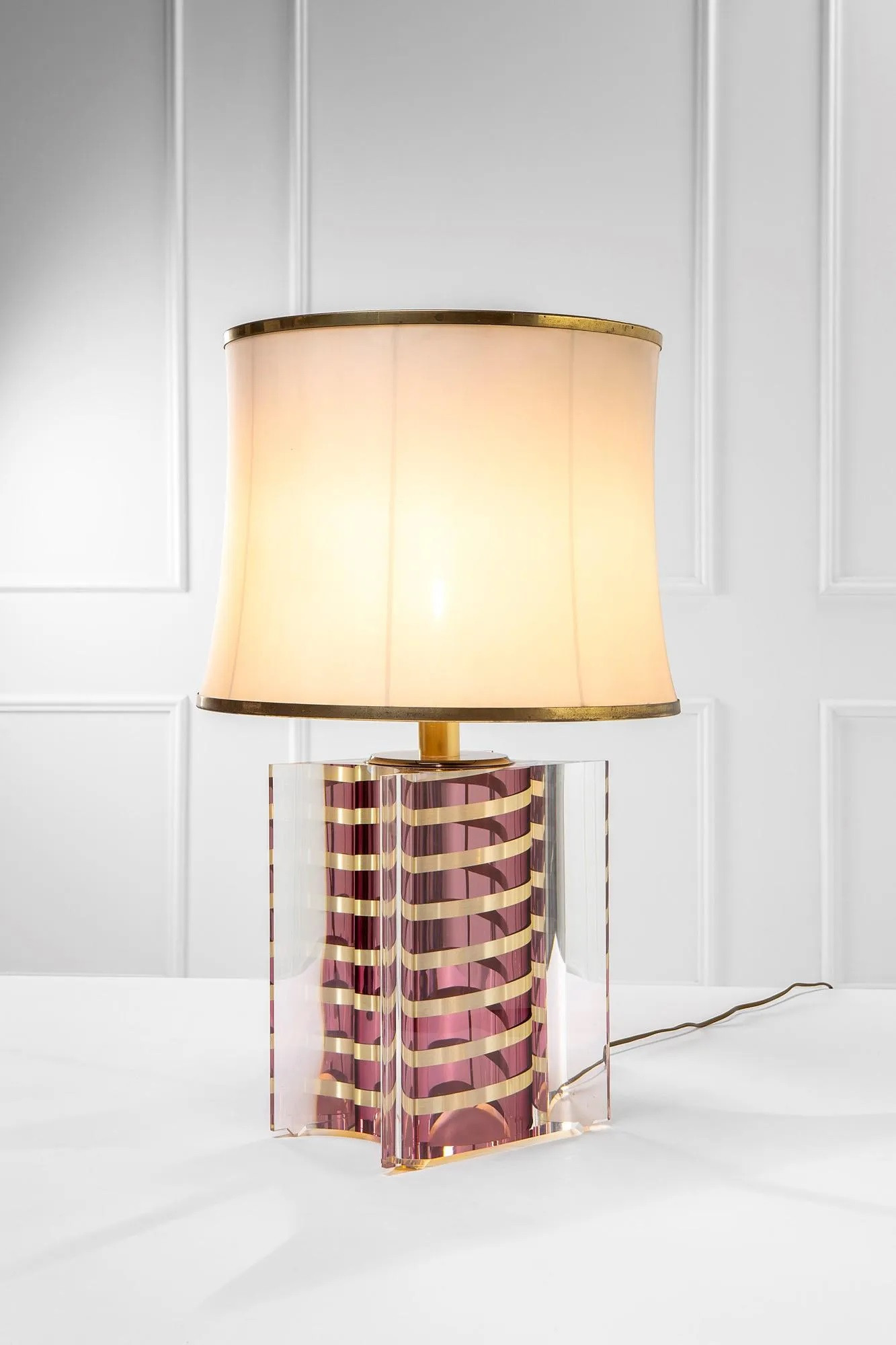 1970s Oversize Table Lamp in Methacrylate 