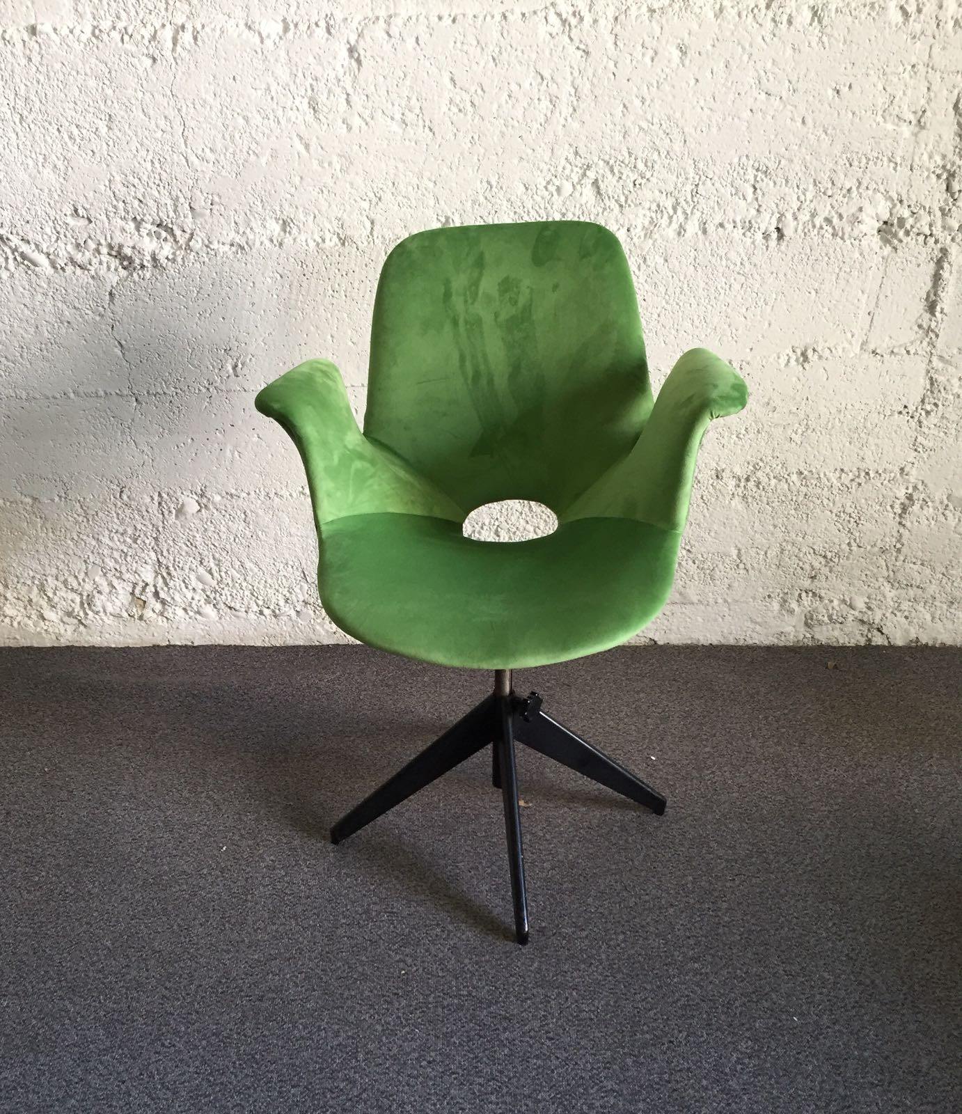 Medea Swivel Chair