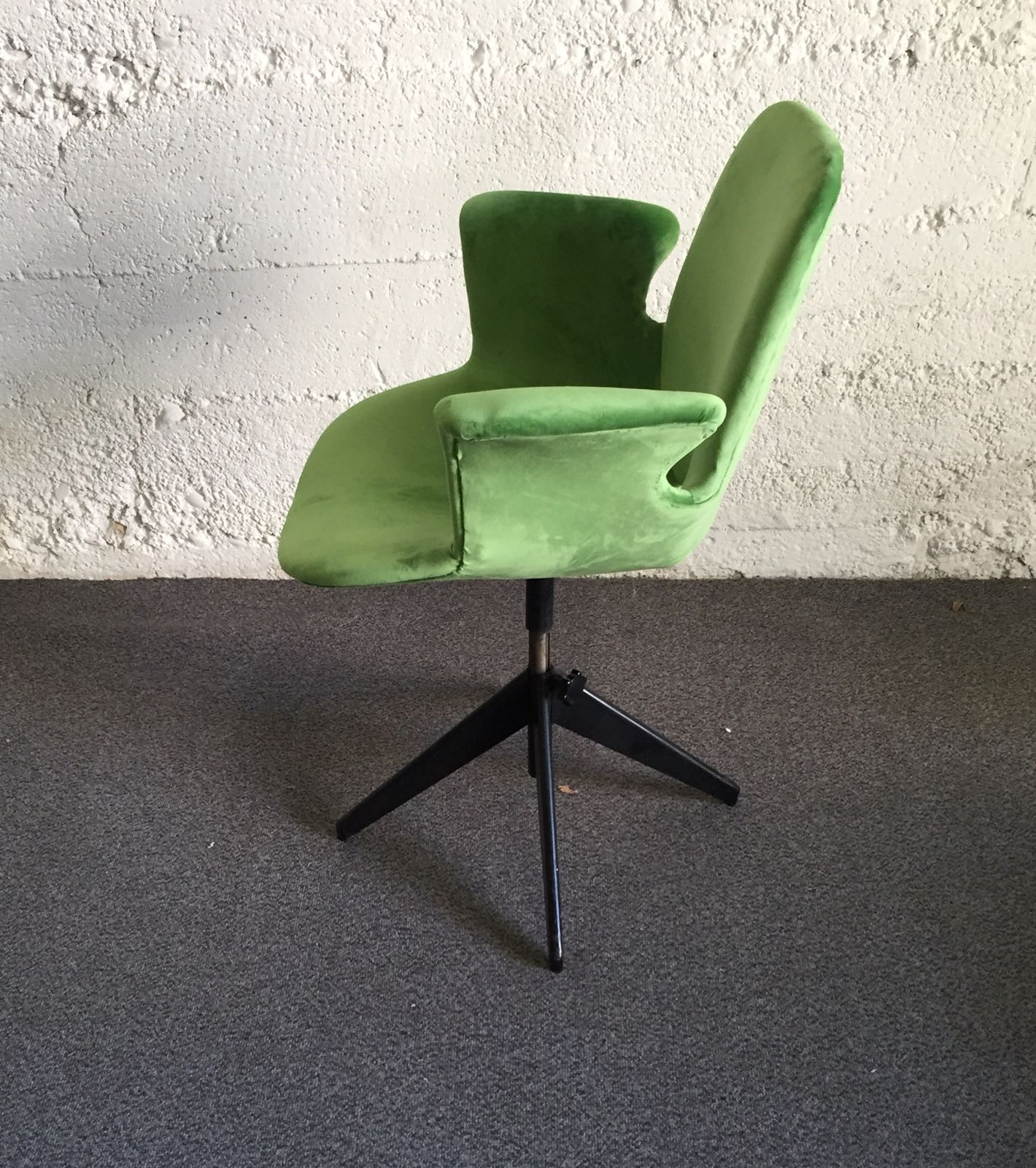 Medea Swivel Chair