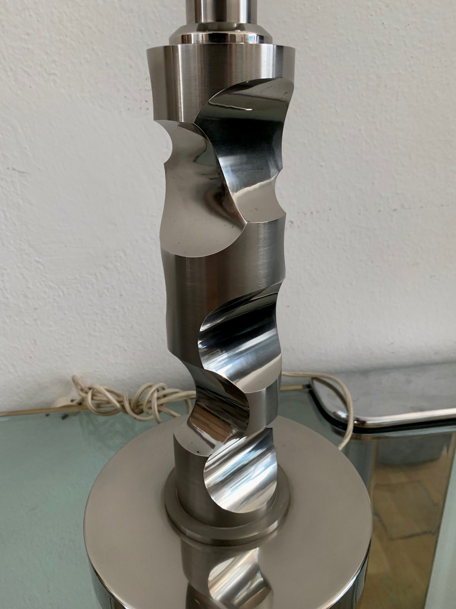 1960s Table Lamp in Solid Medal and acrylic