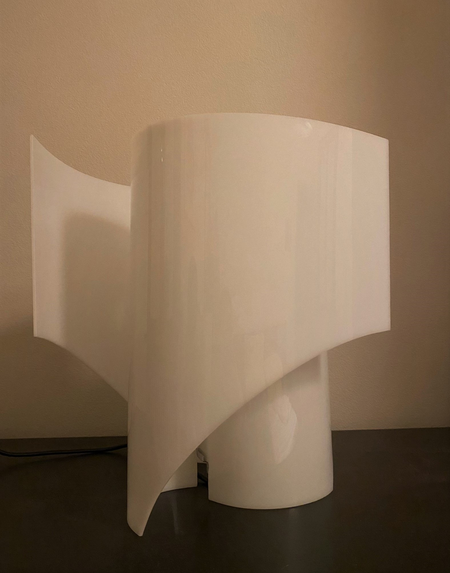 1970s Rare -ANEMONE- Table lamp by Valenti 