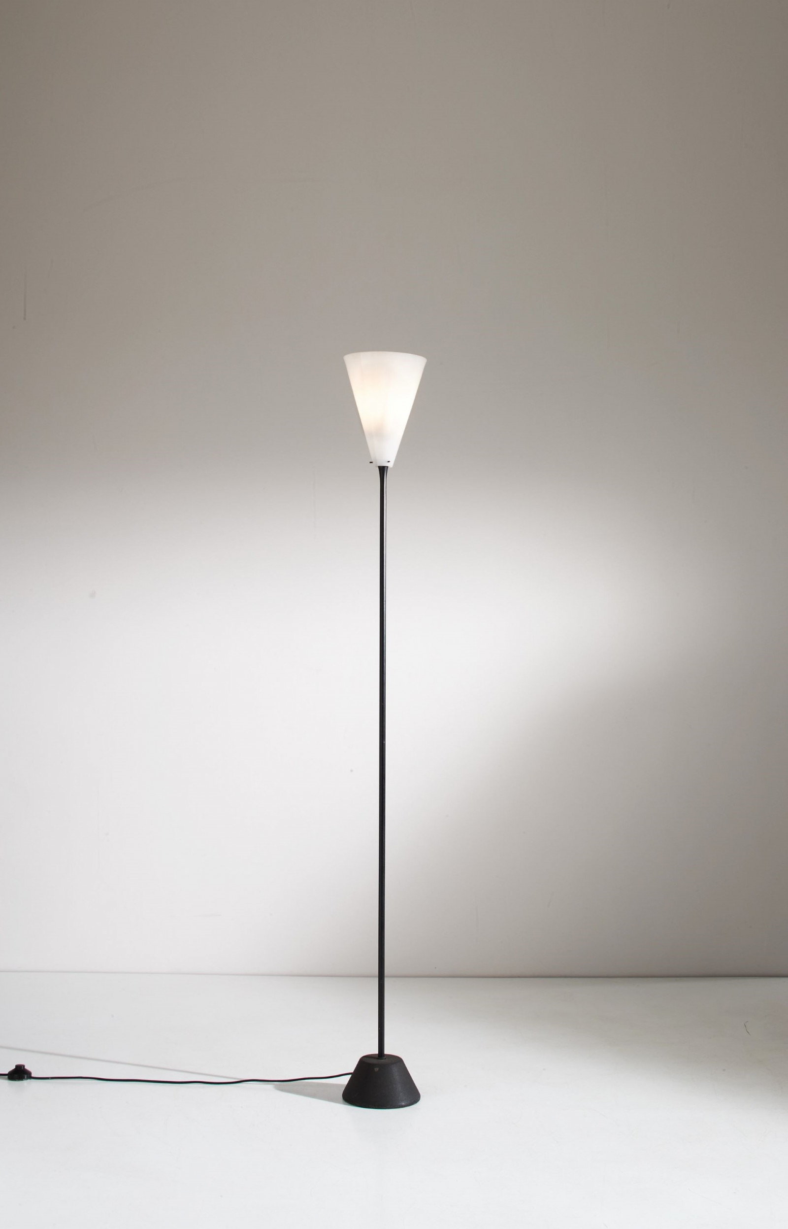 1950s Floor lamp mod. 1051 by Gino Sarfatti 