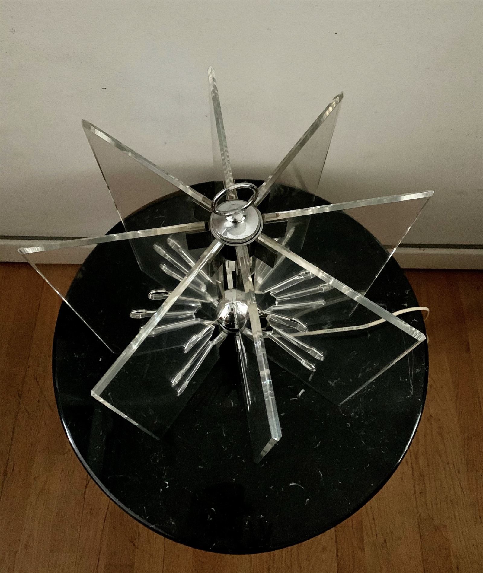 Model 524 table lamp designed by Franco Albini and Franca Helg