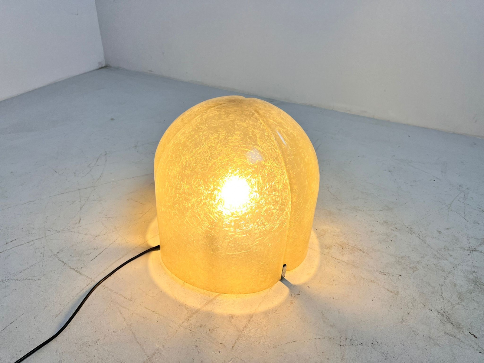 1960s Rare " Tricia " Lamp by Salvatore Gregorietti for Valenti Luce    SOLD SOLD SOLD 