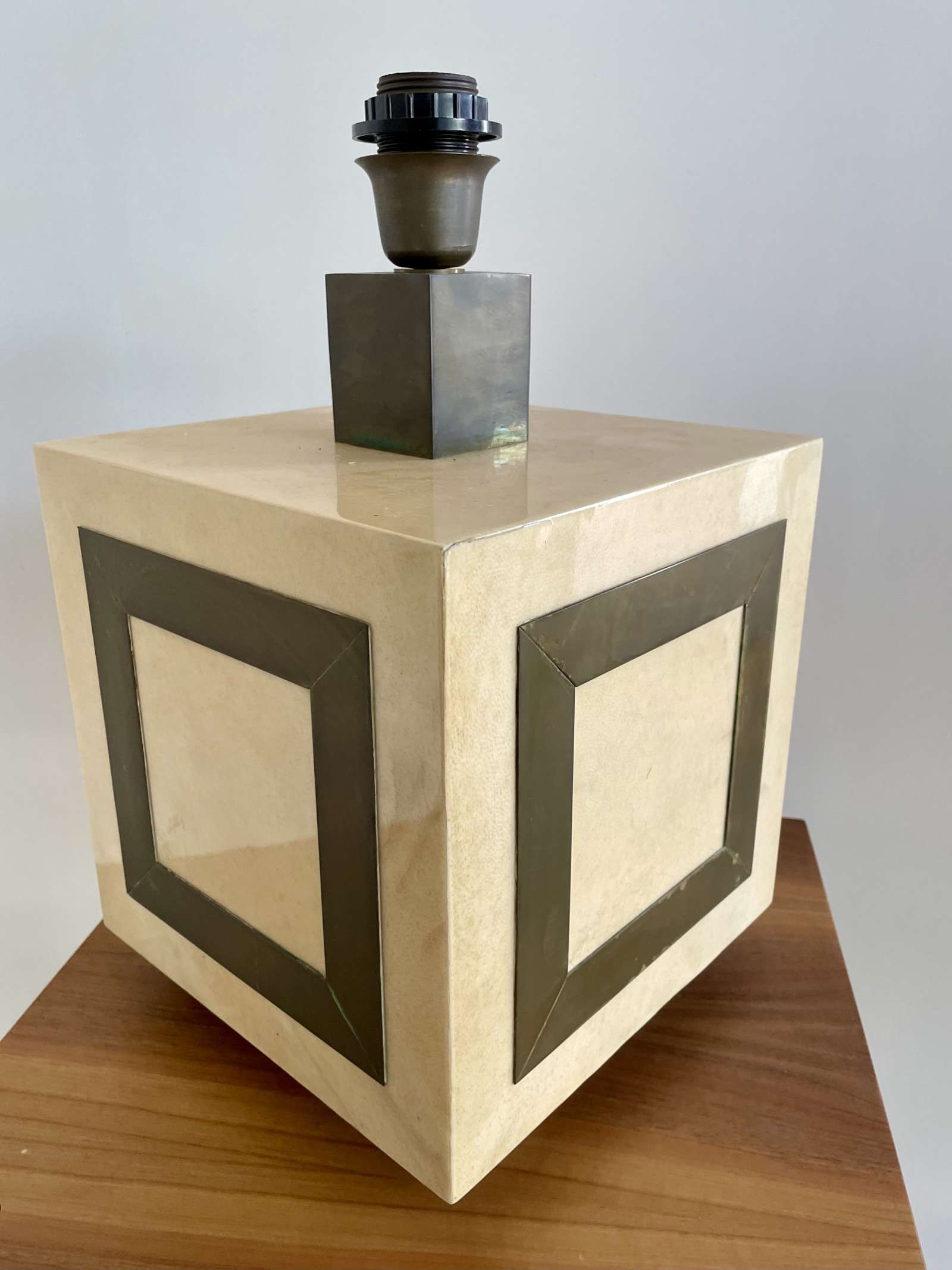 Aldo Tura  Table Lamp in Parchment and Brass  