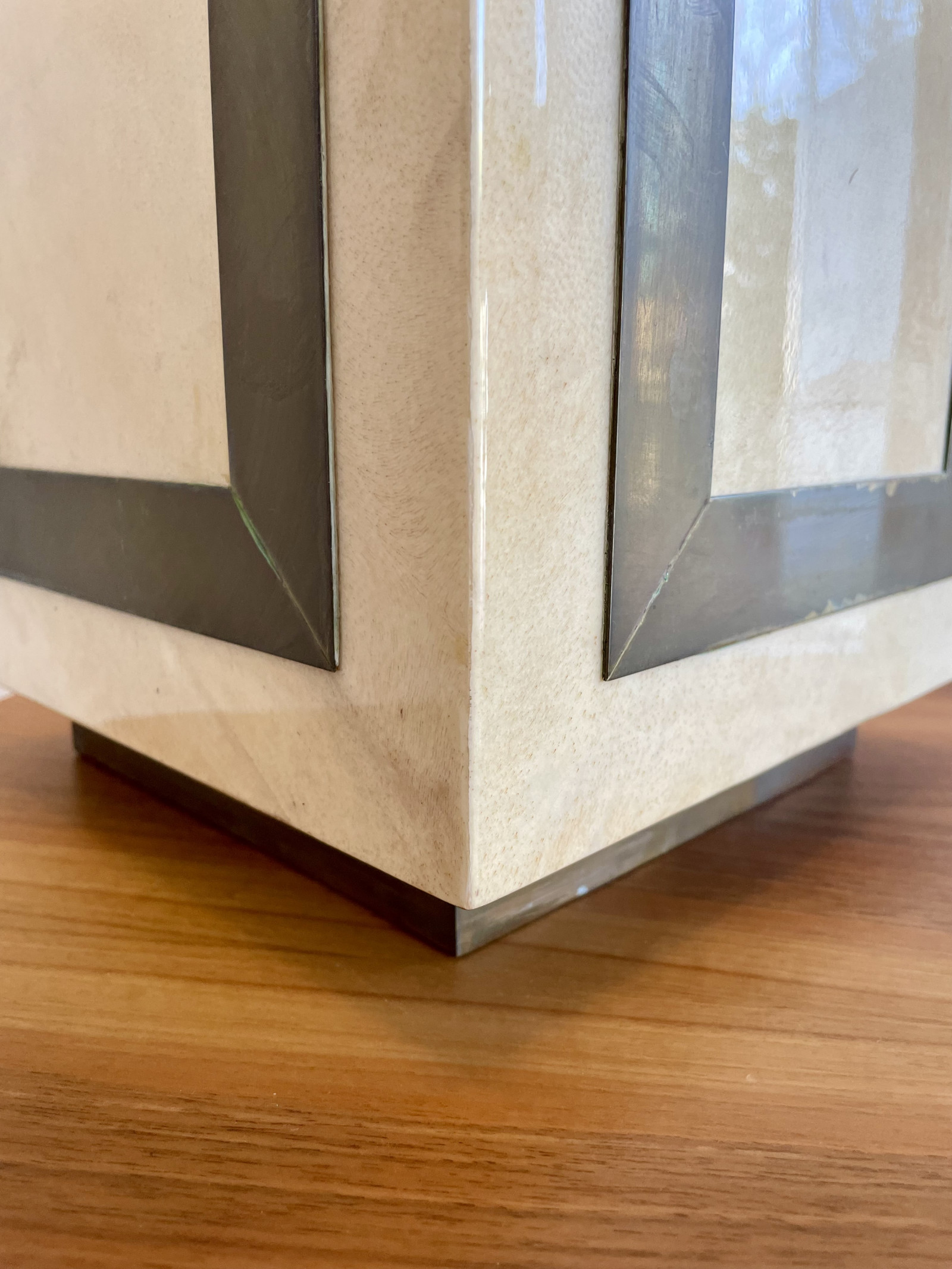 Aldo Tura  Table Lamp in Parchment and Brass  