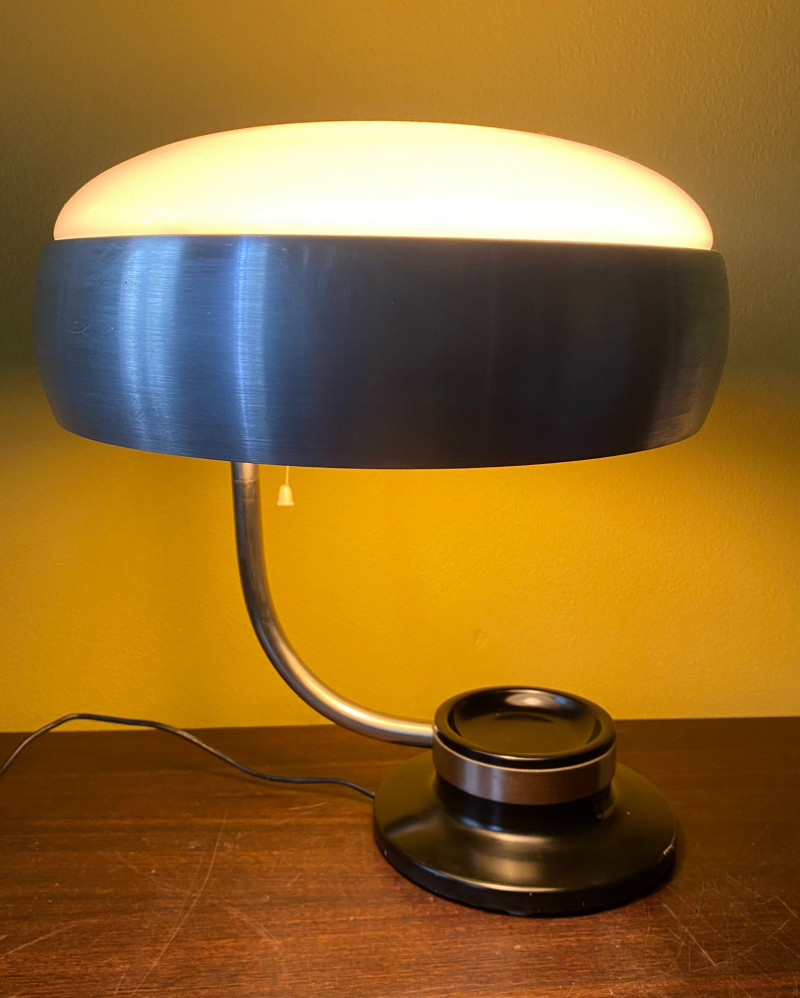 OSCAR TORLASCO "MOD 729" TABLE LAMP WITH WHITE GLASS